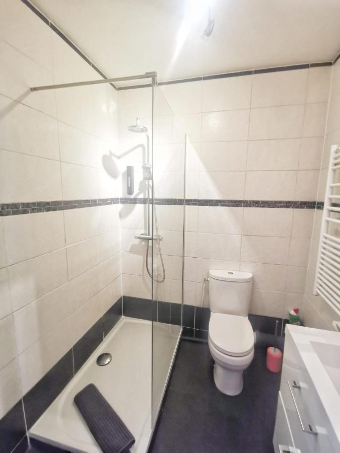 Le 100 Brossolette Apartment Noisy-le-Grand Luaran gambar